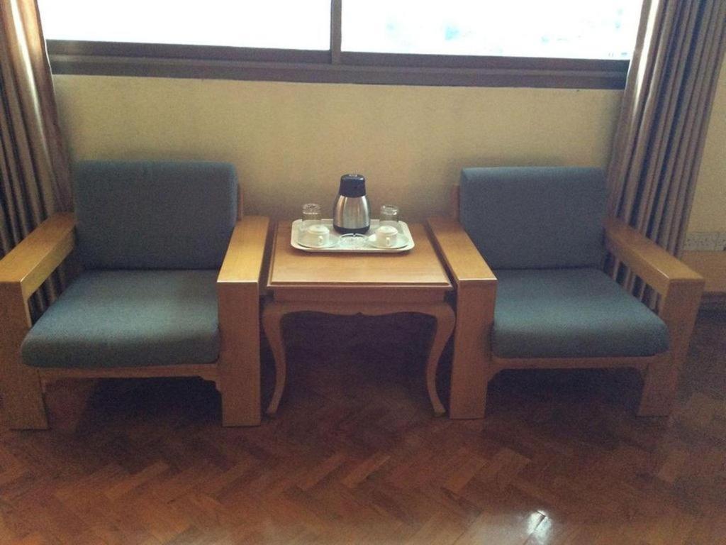 Yuzana Hotel Yangon Esterno foto