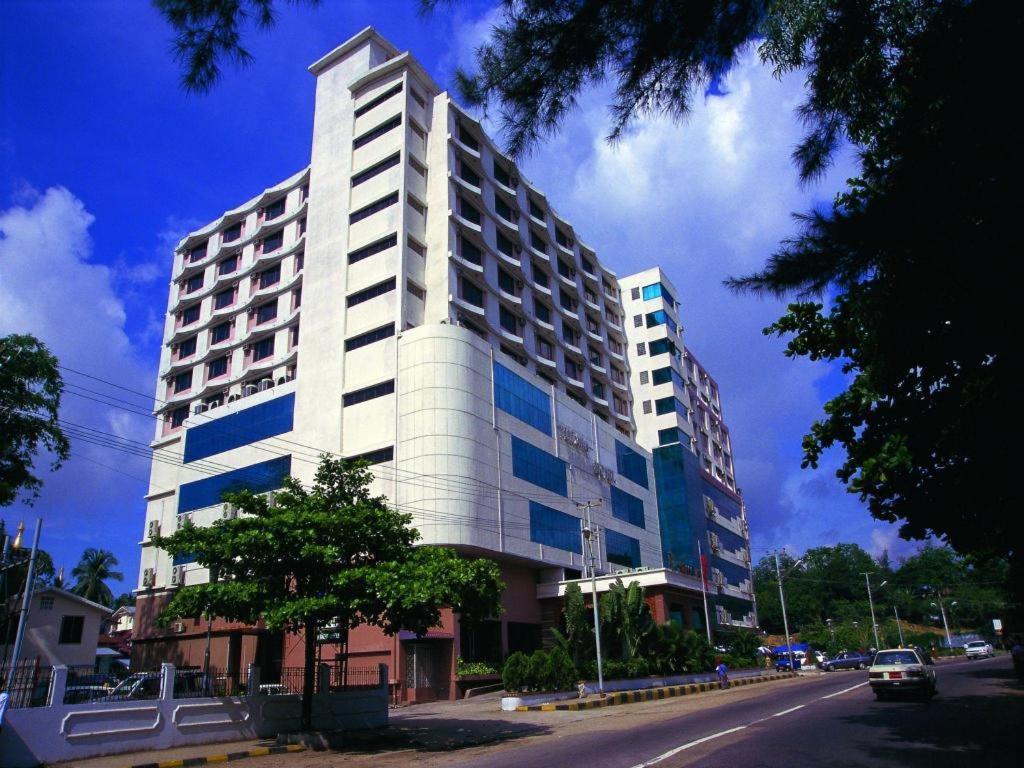Yuzana Hotel Yangon Esterno foto