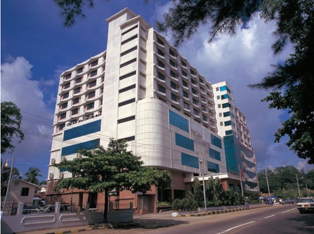 Yuzana Hotel Yangon Esterno foto