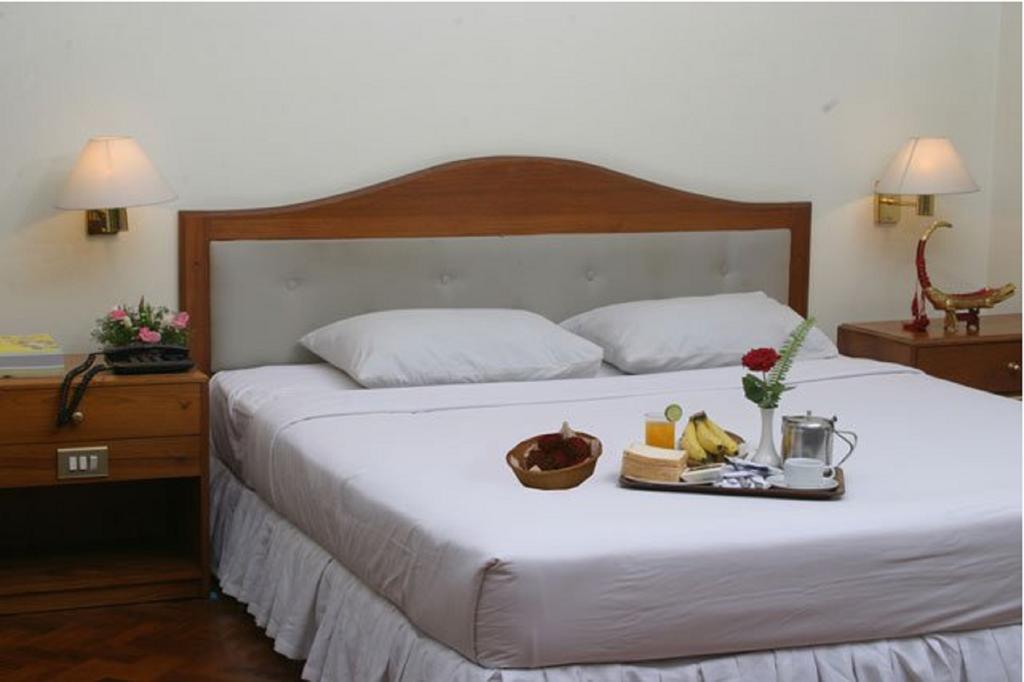 Yuzana Hotel Yangon Esterno foto