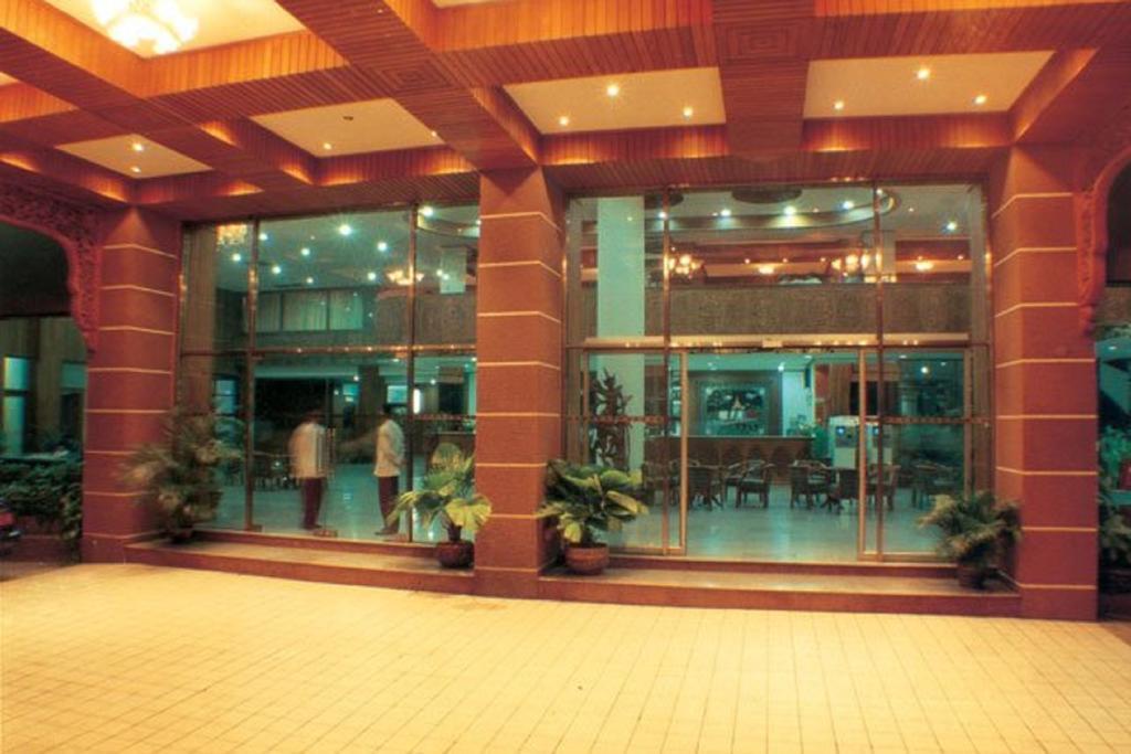 Yuzana Hotel Yangon Esterno foto