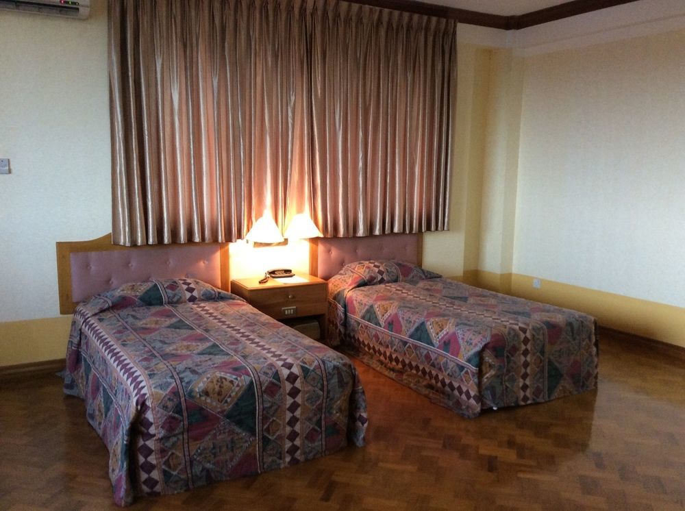 Yuzana Hotel Yangon Esterno foto
