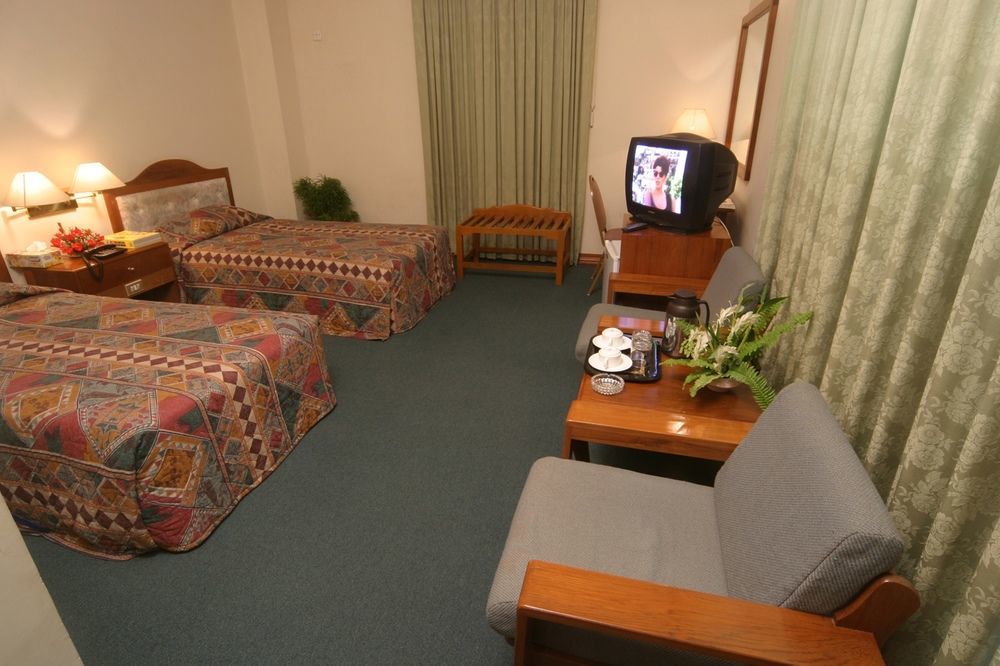 Yuzana Hotel Yangon Esterno foto